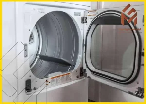 دليل حل مشاكل جهاز تجفيف الملابس في الصورة مجفف ملابس ابيض مفتوح الباب