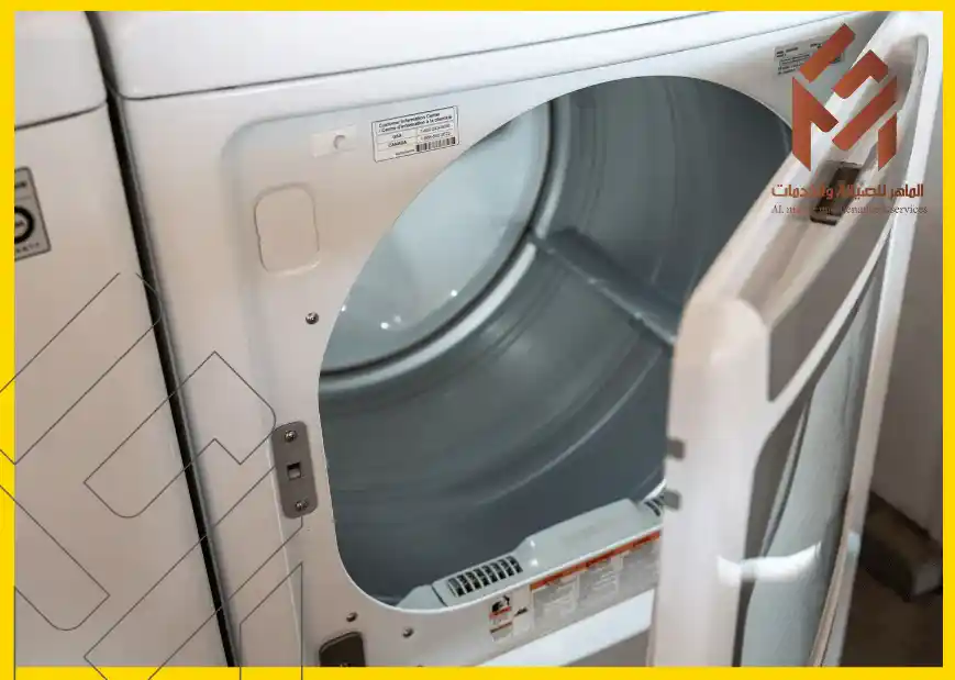 فحص أسطوانة مجفف الملابس مع فتح الباب